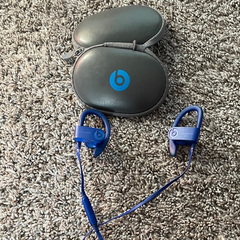 Blue Powerbeats